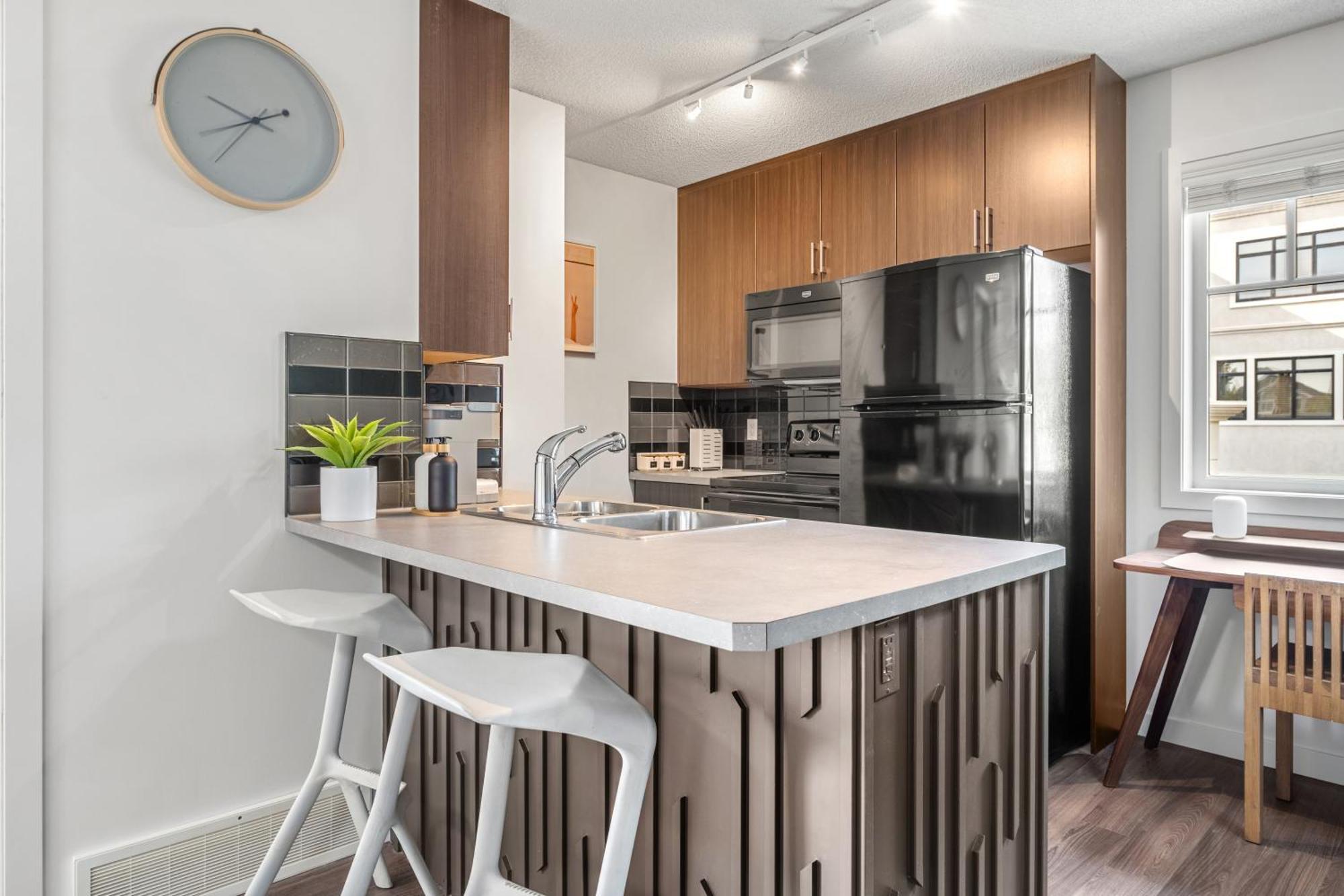 Stylish Unit In Historic Currie Apartment Calgary Luaran gambar