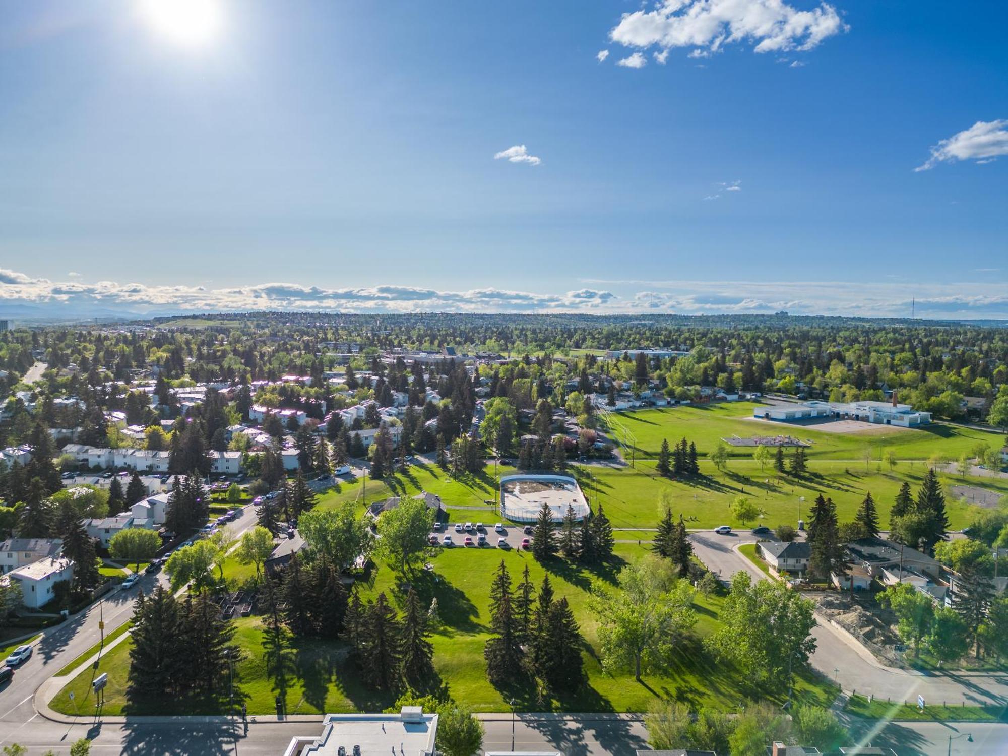 Stylish Unit In Historic Currie Apartment Calgary Luaran gambar